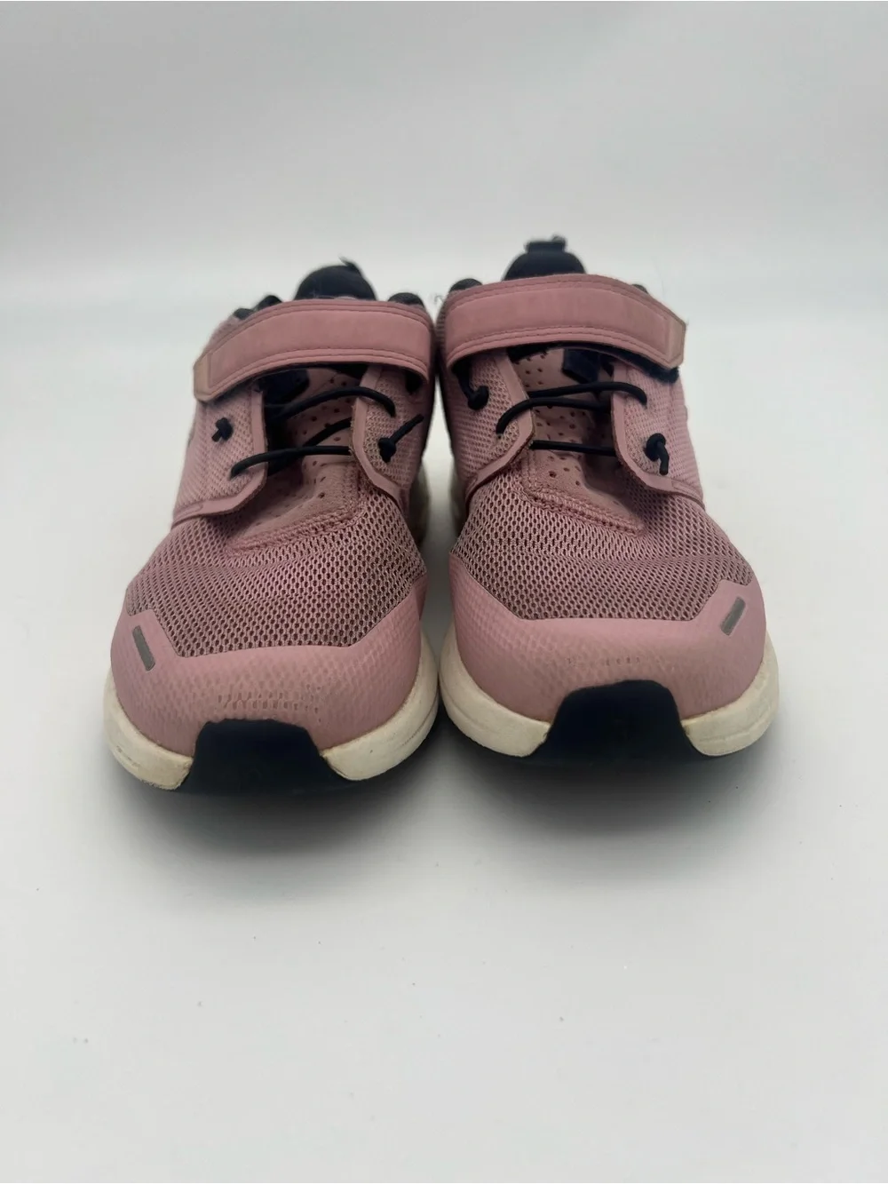 On Running Kids size 1 cloud play Pink Athletic Shoes no tie girls sneakers